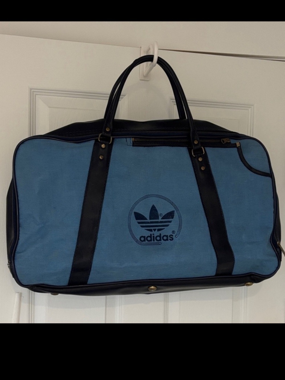 Adidas bag Vintage 1970's Trefoil Blue Duffel gym bag full zipper top handles